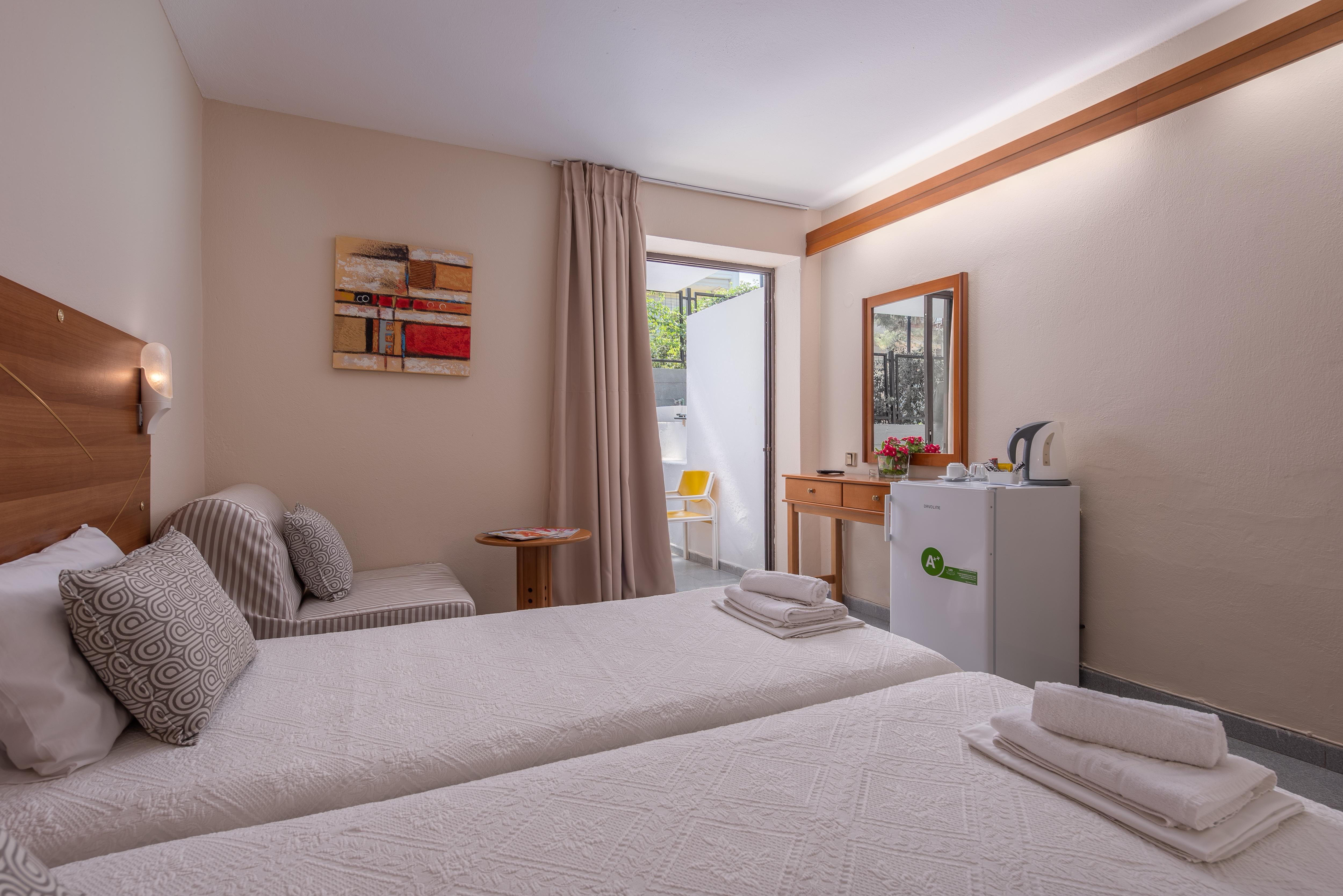 Dionysos Hotel & Suites Hanioti Exteriör bild