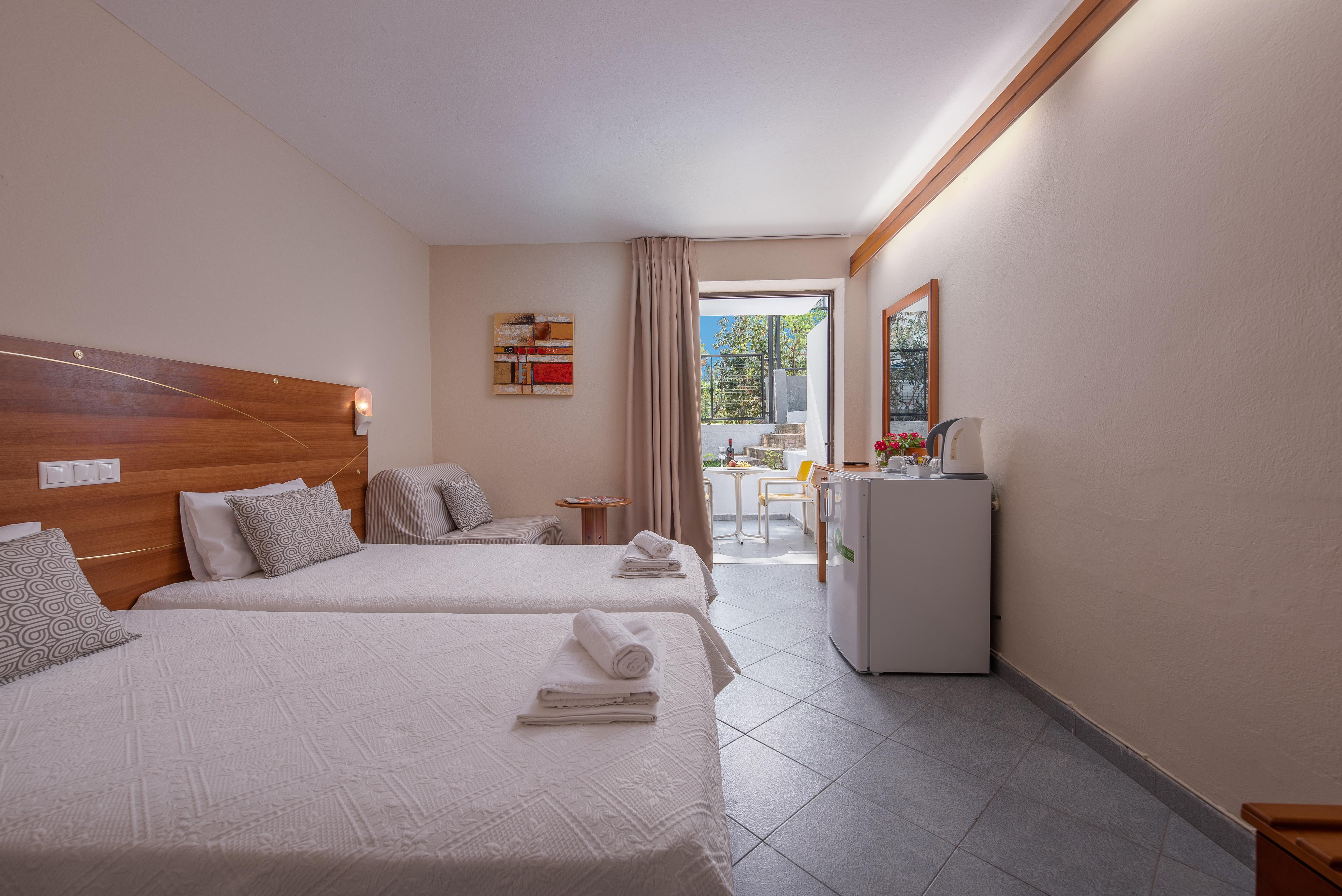 Dionysos Hotel & Suites Hanioti Exteriör bild